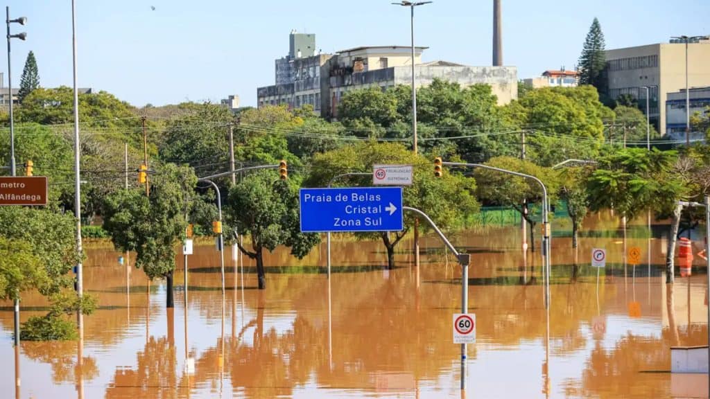 Inundação após chuva em cidade no Rio Grande do Sul
